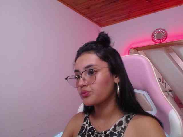 Kathemills235 webcam