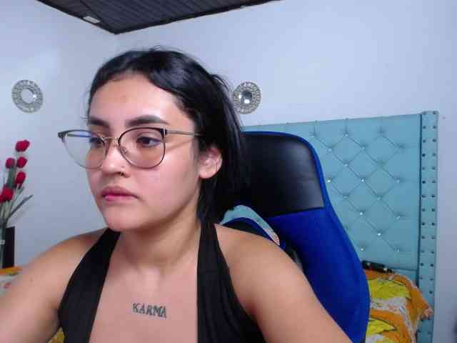 Kathemills235 webcam