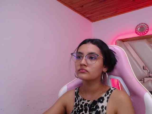 Kathemills235 webcam