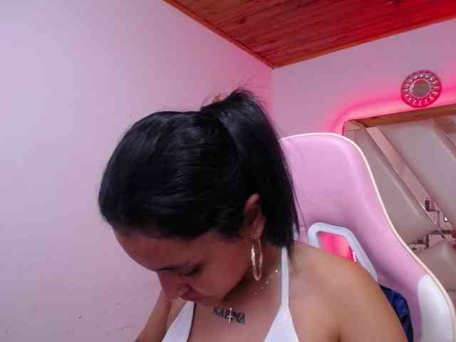 Kathemills235 webcam