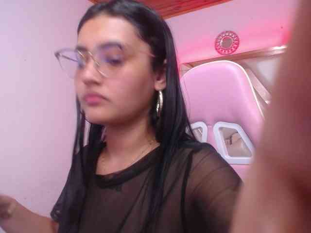 Kathemills235 webcam