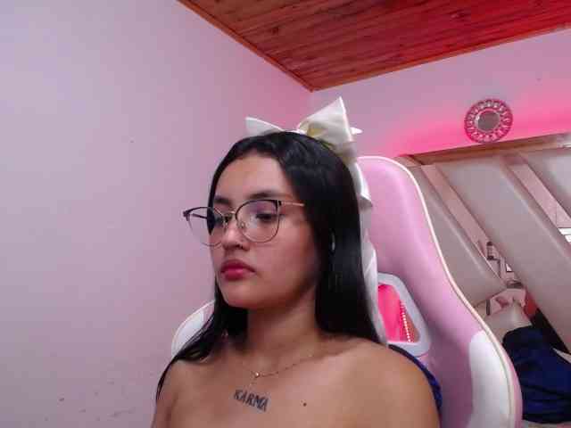 Kathemills235 webcam