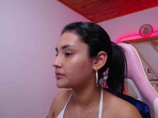 Kathemills235 webcam