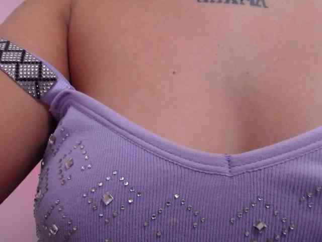 Kathemills235 webcam