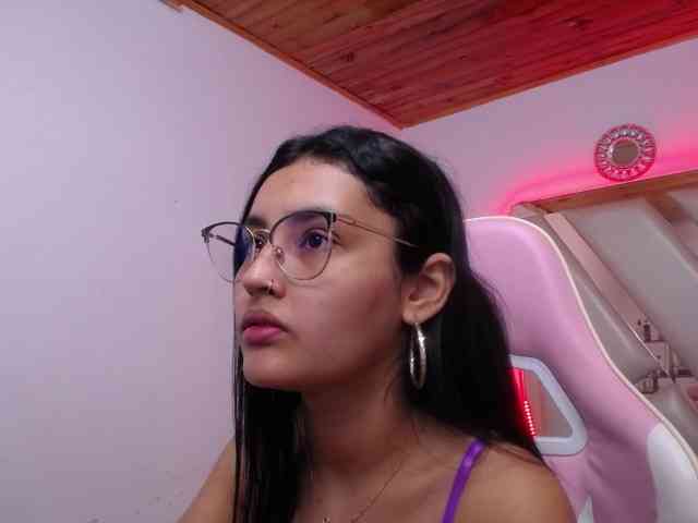 Kathemills235 webcam