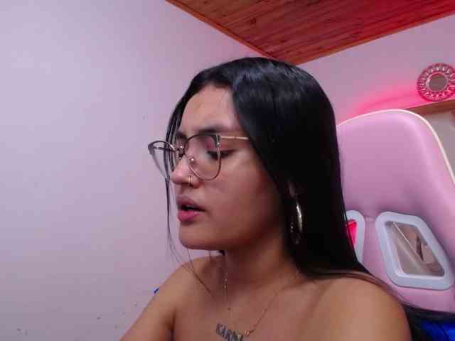 Kathemills235 webcam