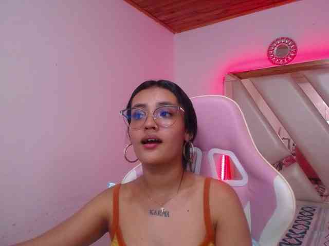 Kathemills235 webcam