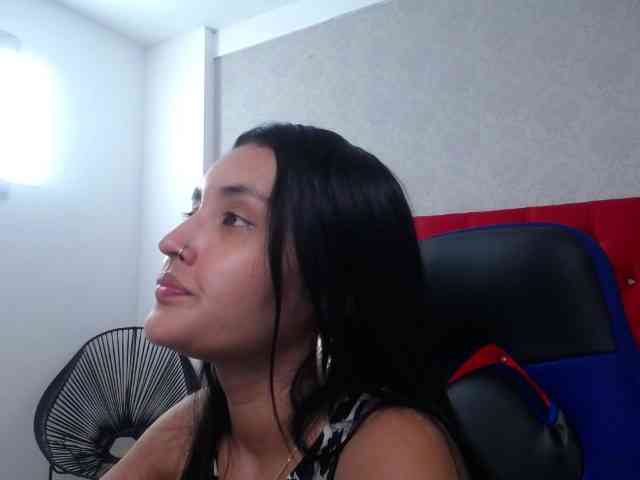 Kathemills235 webcam