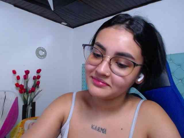 Kathemills235 webcam