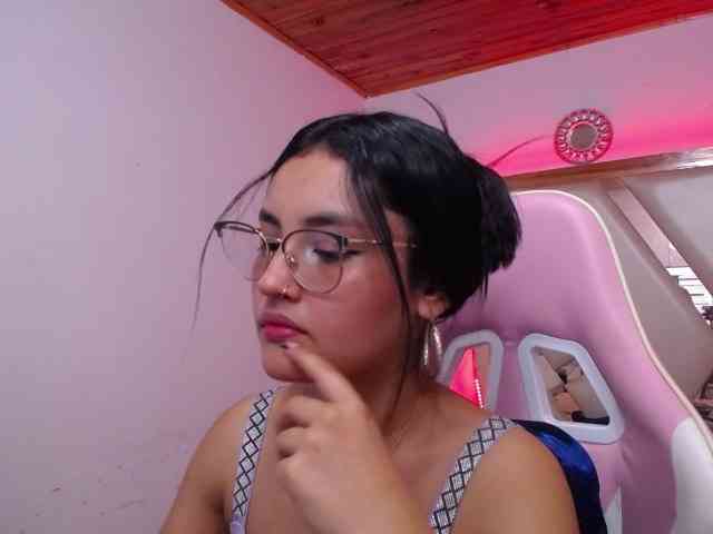 Kathemills235 webcam