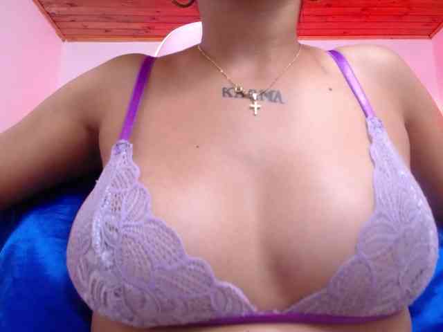 Kathemills235 webcam