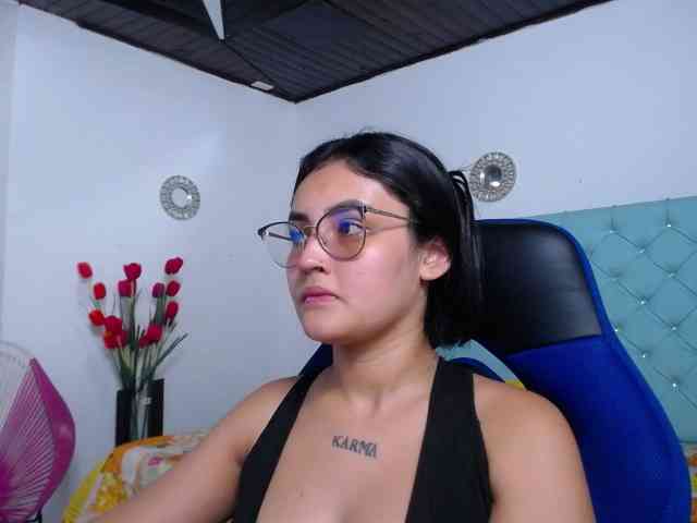 Kathemills235 webcam