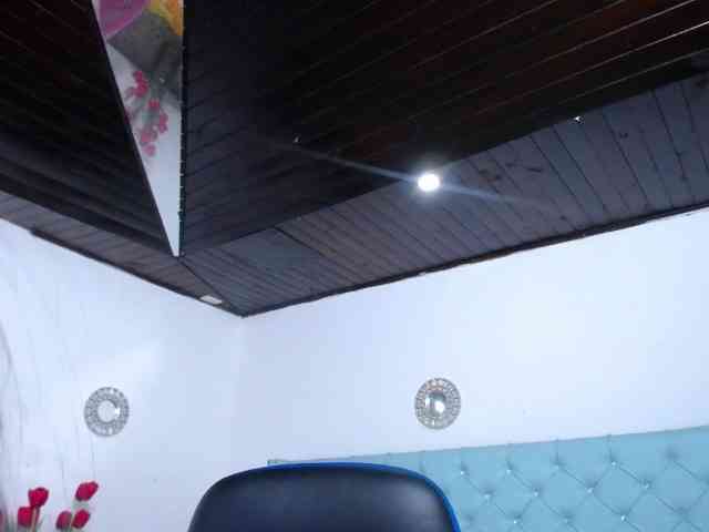 Kathemills235 webcam