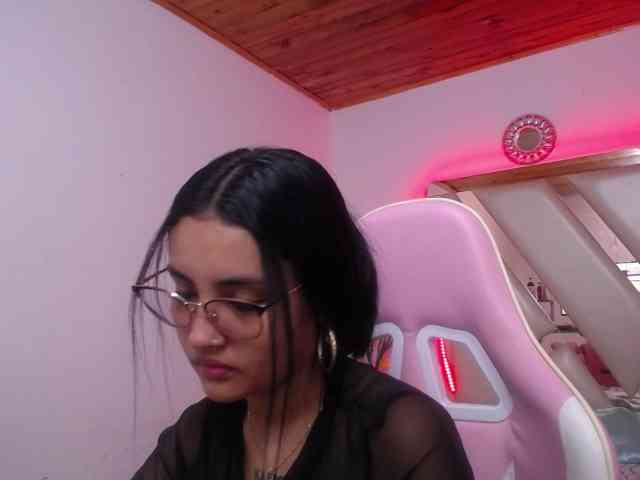Kathemills235 webcam