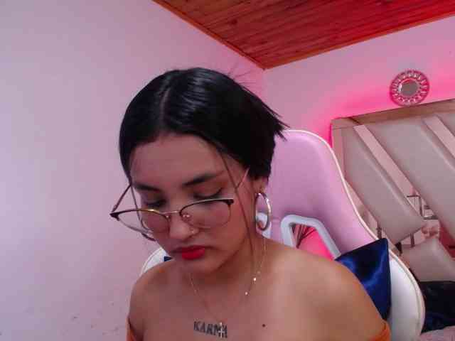 Kathemills235 webcam