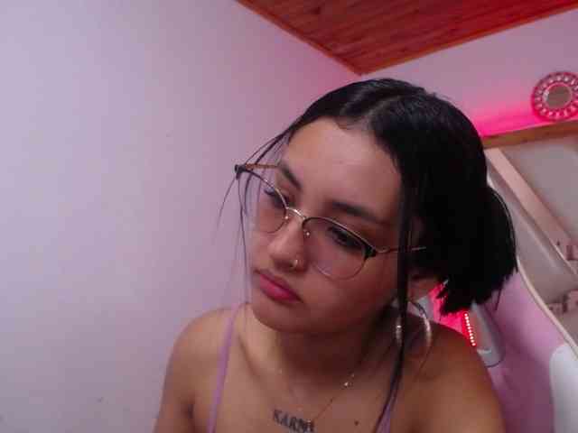 Kathemills235 webcam