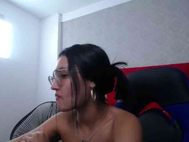 Kathemills235 webcam
