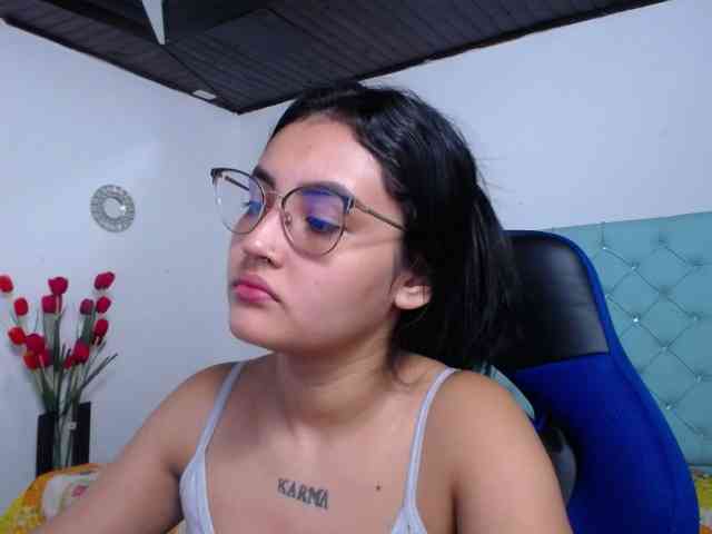 Kathemills235 webcam