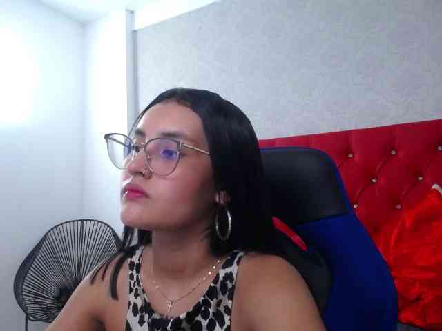Kathemills235 webcam