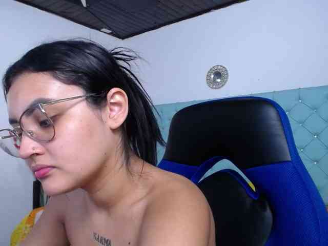 Kathemills235 webcam