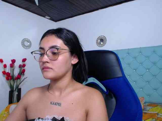 Kathemills235 webcam