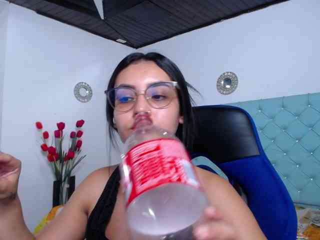 Kathemills235 webcam