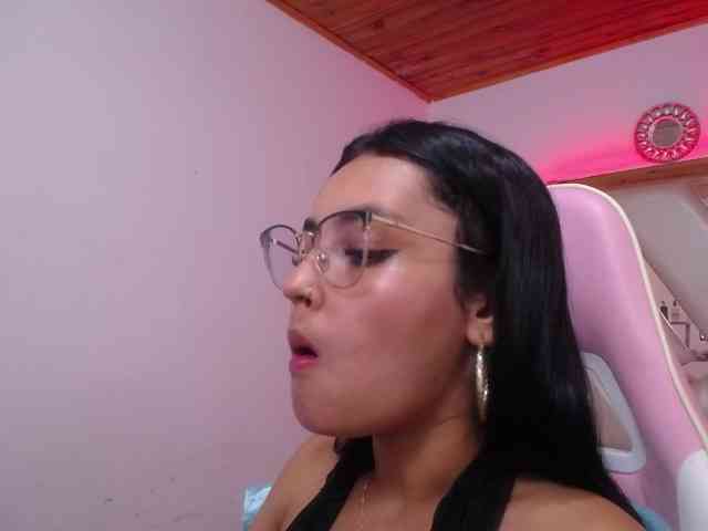 Kathemills235 webcam