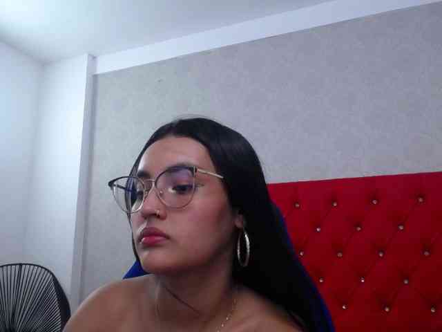 Kathemills235 webcam