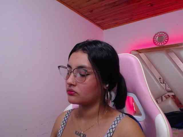 Kathemills235 webcam