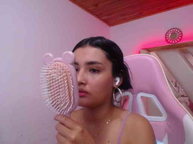 Kathemills235 webcam