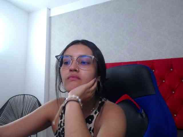 Kathemills235 webcam