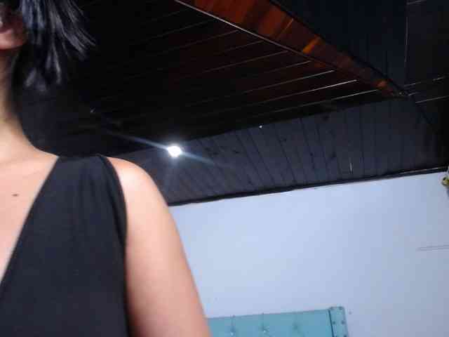 Kathemills235 webcam