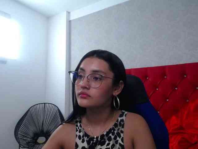 Kathemills235 webcam