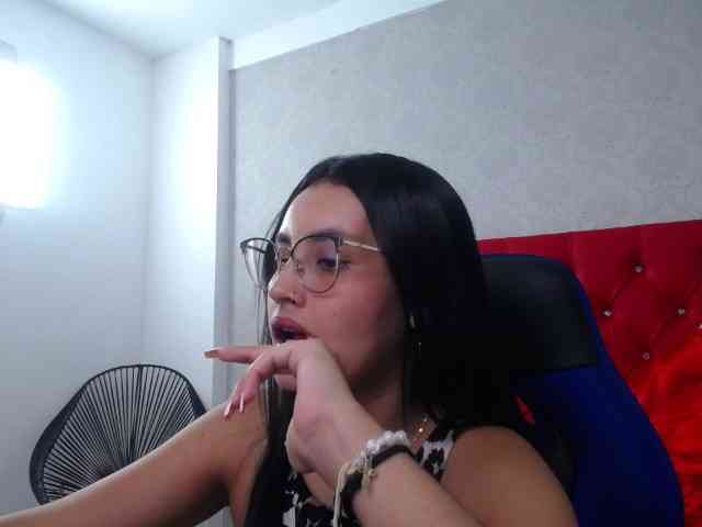 Kathemills235 webcam