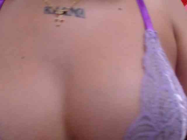 Kathemills235 webcam