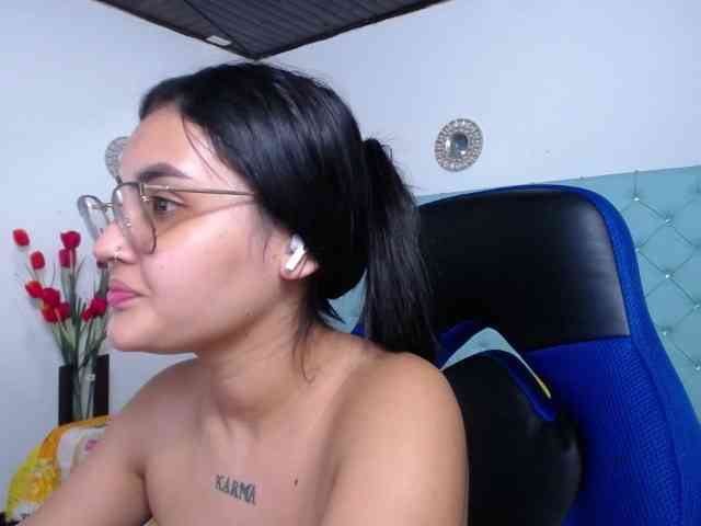 Kathemills235 webcam