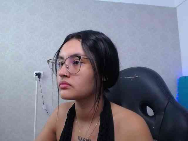 Kathemills235 webcam