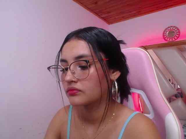 Kathemills235 webcam