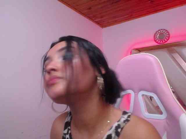 Kathemills235 webcam