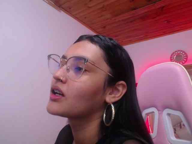 Kathemills235 webcam