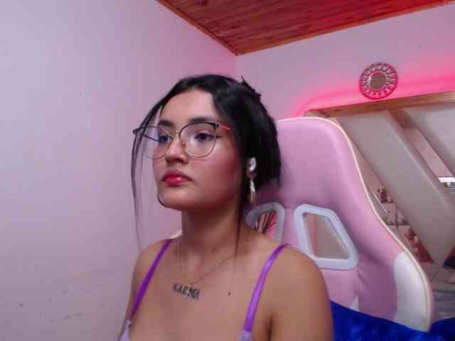 Kathemills235 webcam