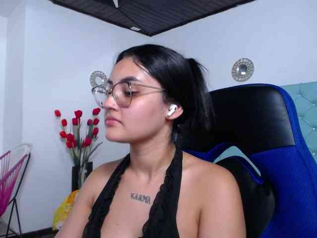 Kathemills235 webcam