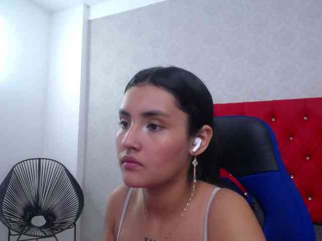 Kathemills235 webcam