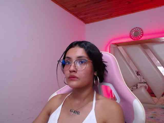 Kathemills235 webcam