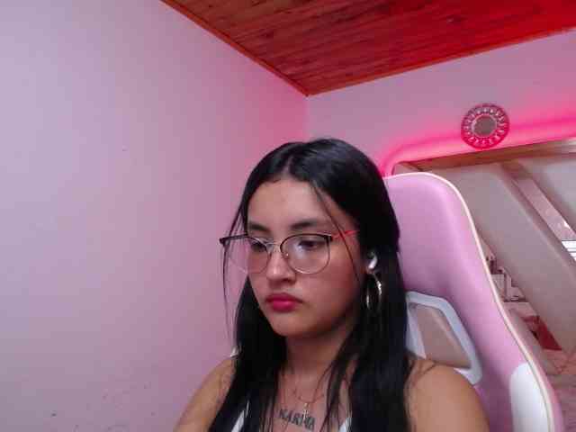 Kathemills235 webcam