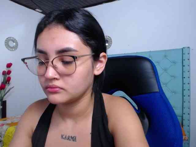 Kathemills235 webcam