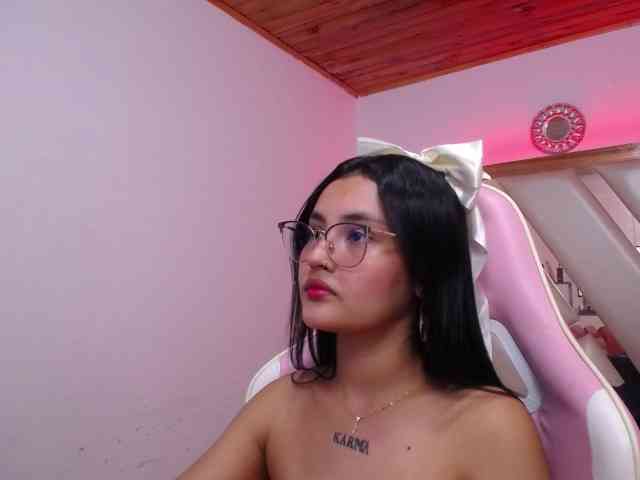 Kathemills235 webcam