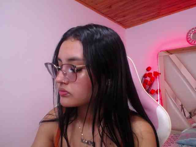 Kathemills235 webcam