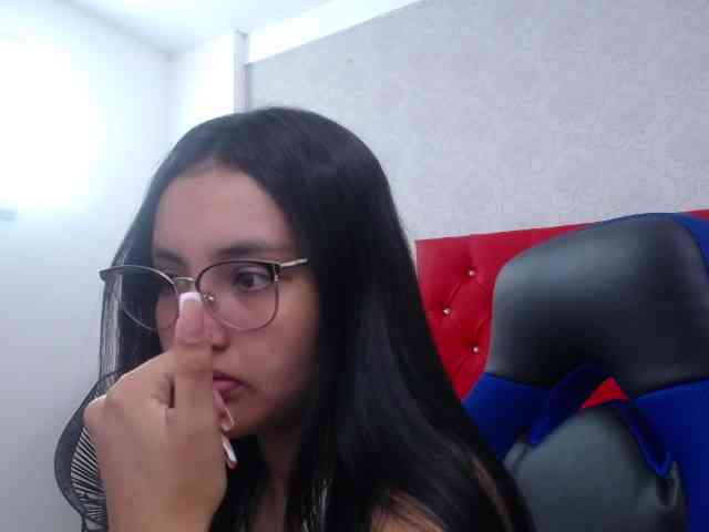Kathemills235 webcam