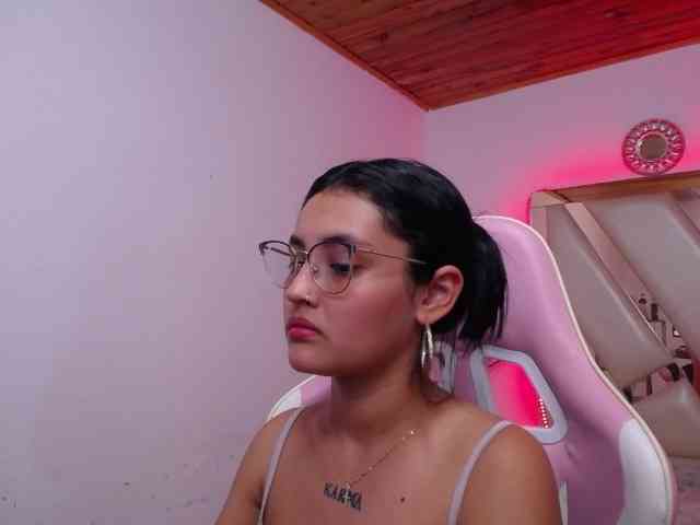 Kathemills235 webcam